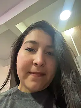 Snapshot of evelyn_1702 chatting on July 4, 2026, 6:34 pm evelyn 1702 online show from July 4, 2026, 6:34 pm