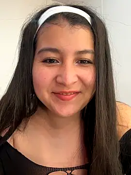 Snapshot of evelyn_1702 chatting on November 8, 2025, 9:40 pm evelyn 1702 online show from November 8, 2025, 9:40 pm