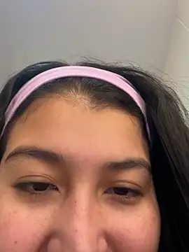 Snapshot of evelyn_1702 chatting on November 16, 2025, 7:51 pm evelyn 1702 online show from November 16, 2025, 7:51 pm