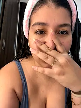 Snapshot of evelyn_1702 chatting on November 15, 2025, 7:51 pm evelyn 1702 online show from November 15, 2025, 7:51 pm