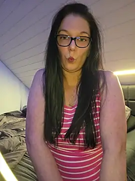 Swiss Lady online show from May 16, 2026, 8:41 pm