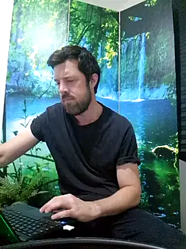 Snapshot of welcome-to-the-jungle chatting on June 30, 2026, 7:58 pm welcome-to-the-jungle online show from June 30, 2026, 7:58 pm