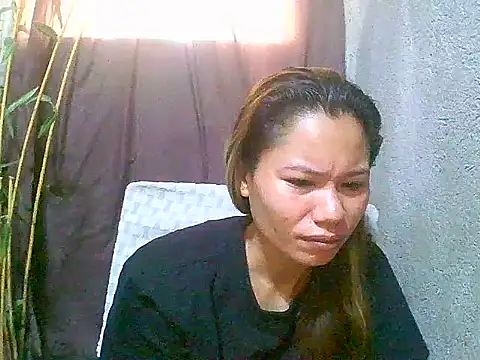 Snapshot of Sweeetgurll chatting on May 6, 2026, 1:42 am Sweeetgurll online show from May 6, 2026, 1:42 am