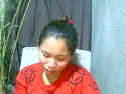 Snapshot of Sweeetgurll chatting on May 6, 2026, 1:59 pm Sweeetgurll online show from May 6, 2026, 1:59 pm