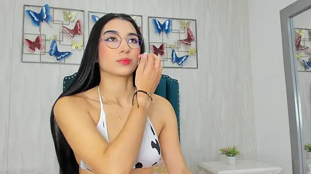 Alison Carde05 online show from December 5, 2025, 7:34 pm