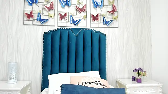 Alison Carde05 online show from October 27, 2025, 7:48 pm