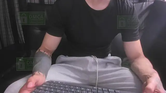 Snapshot of Mr_Klein_69 chatting on November 14, 2025, 2:48 am Mr Klein 69 online show from November 14, 2025, 2:48 am