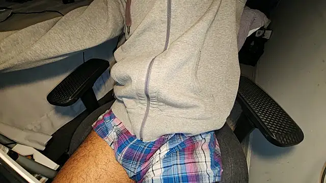 catt18 online show from December 22, 2025, 4:01 am