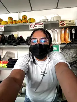 Snapshot of Kyra__Rose chatting on November 20, 2025, 7:14 pm Kyra Rose online show from November 20, 2025, 7:14 pm