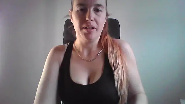 Snapshot of amberrose094 chatting on October 18, 2025, 10:50 am amberrose094 online show from October 18, 2025, 10:50 am