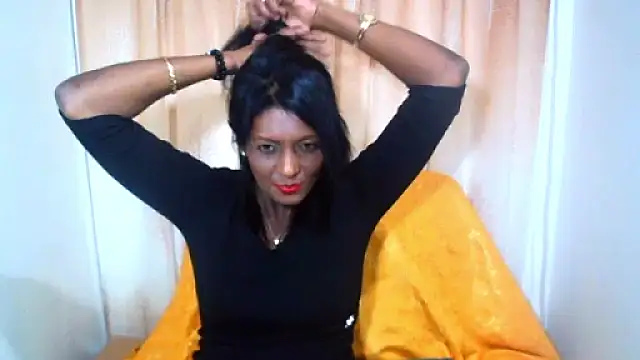 Indianpeaches online show from October 29, 2025, 6:23 am