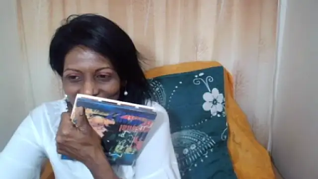 Indianpeaches online show from October 13, 2025, 5:20 am