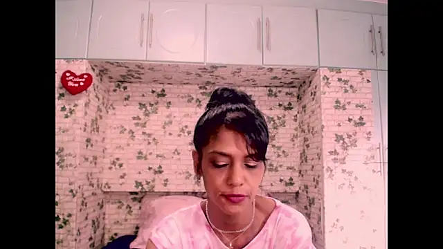 Indianpeaches online show from December 14, 2025, 9:37 am