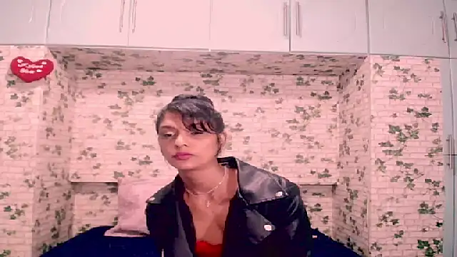 Indianpeaches online show from December 13, 2025, 8:04 pm