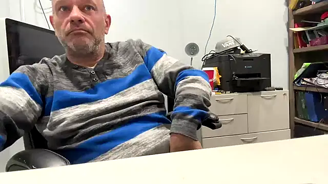 Snapshot of frankyjones8989 chatting on November 25, 2025, 3:18 am frankyjones8989 online show from November 25, 2025, 3:18 am