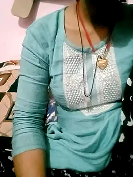 Hot ashna online show from April 5, 2026, 4:35 pm