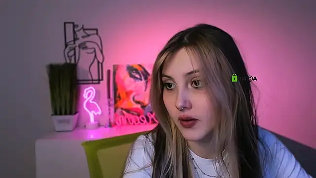 luna tin online show from November 28, 2025, 7:03 pm