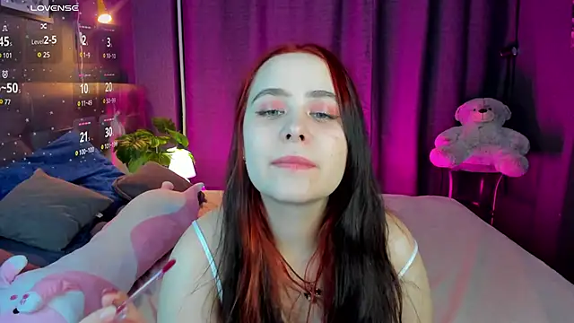 Snapshot of Alis_Platt chatting on March 13, 2026, 1:10 am Alis Platt online show from March 13, 2026, 1:10 am