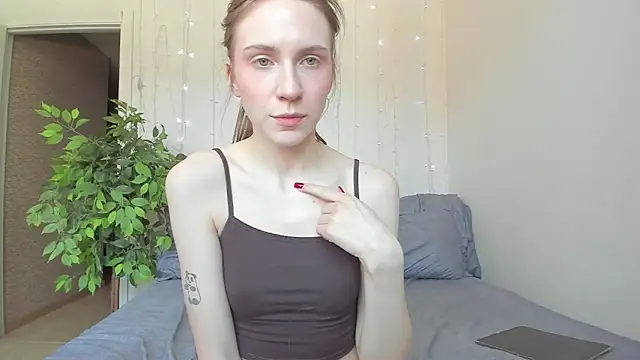 Kelly Gerzikaa online show from February 16, 2026, 4:44 am