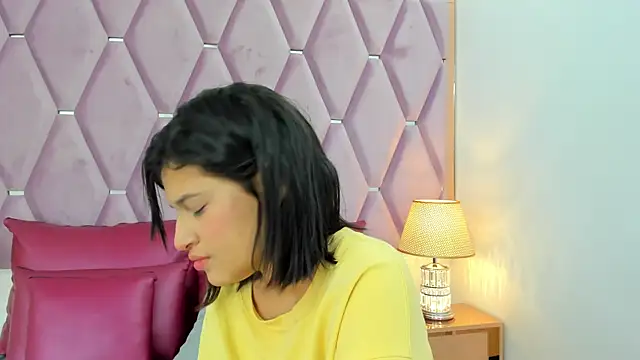 Snapshot of MaskedGirl_ chatting on November 30, 2025, 12:06 pm MaskedGirl online show from November 30, 2025, 12:06 pm