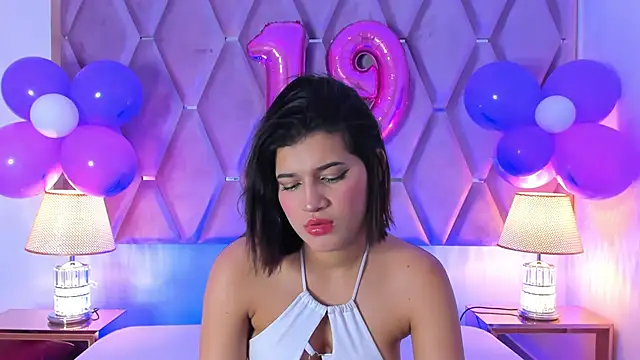 Snapshot of MaskedGirl_ chatting on September 14, 2025, 11:54 am MaskedGirl online show from September 14, 2025, 11:54 am