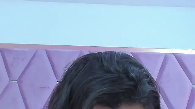 Snapshot of MaskedGirl_ chatting on October 17, 2025, 11:45 am MaskedGirl online show from October 17, 2025, 11:45 am