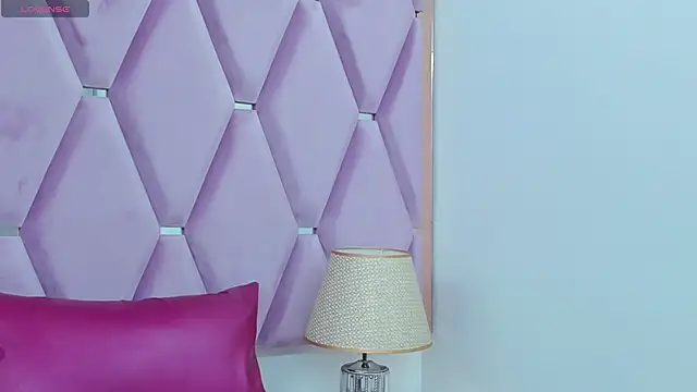 Snapshot of MaskedGirl_ chatting on November 27, 2025, 12:05 pm MaskedGirl online show from November 27, 2025, 12:05 pm