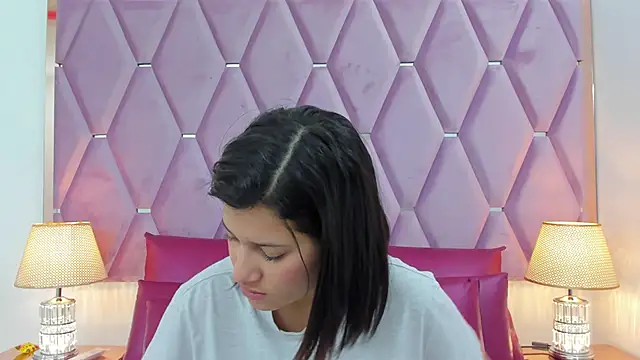 Snapshot of MaskedGirl_ chatting on December 5, 2025, 11:42 am MaskedGirl online show from December 5, 2025, 11:42 am