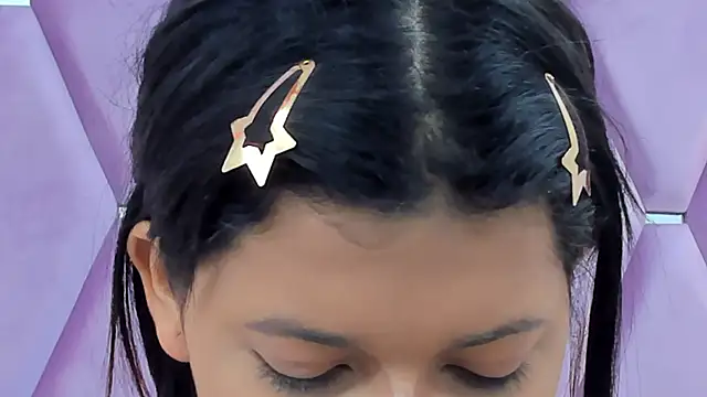 Snapshot of MaskedGirl_ chatting on October 13, 2025, 12:40 pm MaskedGirl online show from October 13, 2025, 12:40 pm