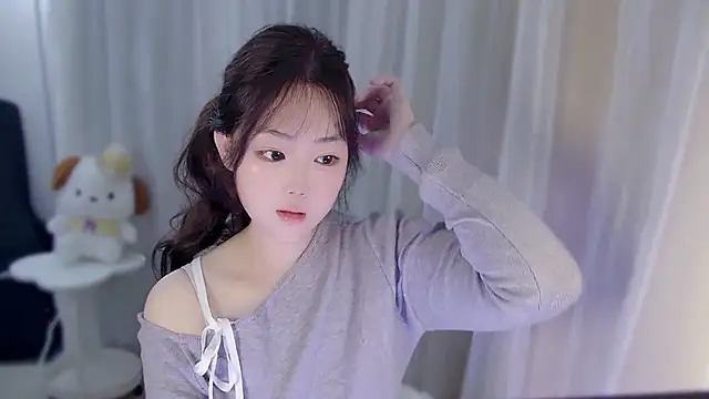 YUANYUAN-A online show from November 8, 2025, 8:40 am