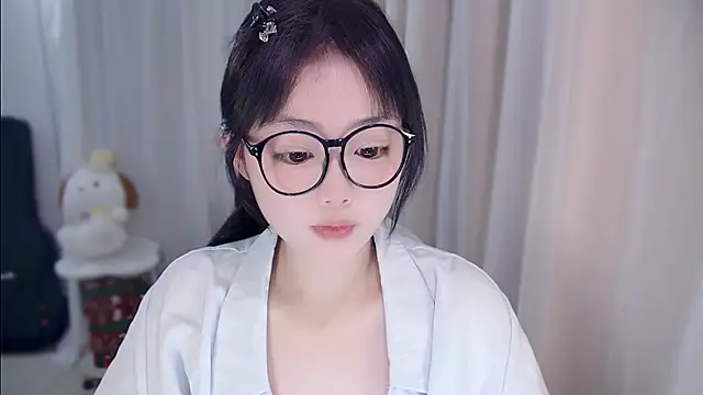YUANYUAN-A online show from May 4, 2026, 12:41 pm