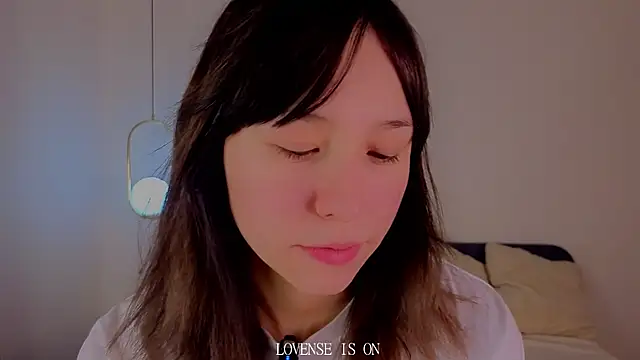 Snapshot of BritniBers chatting on November 27, 2025, 1:28 am BritniBers online show from November 27, 2025, 1:28 am