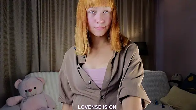 Snapshot of BritniBers chatting on September 19, 2025, 10:30 am BritniBers online show from September 19, 2025, 10:30 am