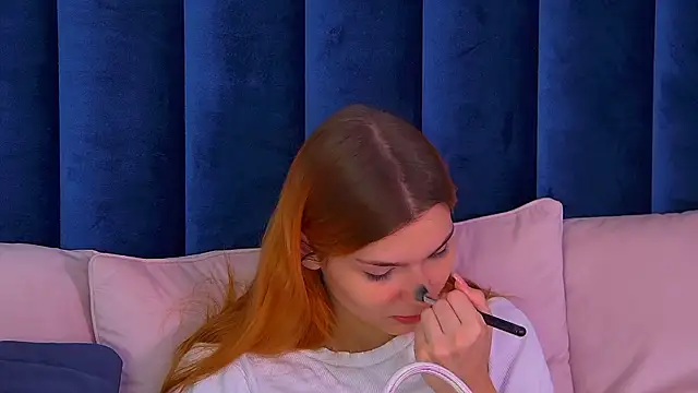 Snapshot of BellaMarebelle chatting on October 17, 2025, 4:27 am BellaMarebelle online show from October 17, 2025, 4:27 am