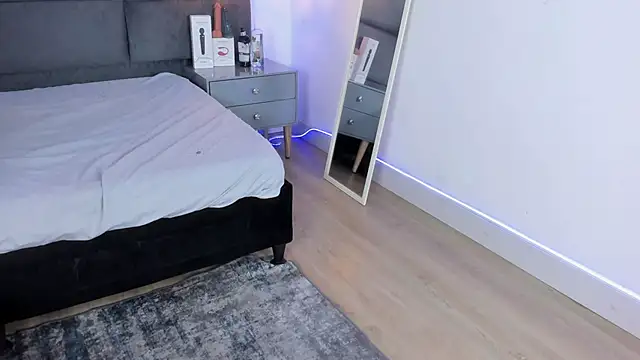 Slenna Moon online show from October 16, 2025, 3:15 am