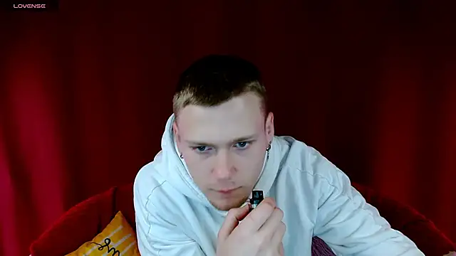 Snapshot of Xavier_Night81 chatting on October 23, 2025, 7:18 am Xavier Night81 online show from October 23, 2025, 7:18 am