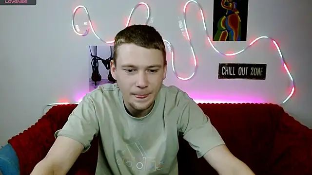 Snapshot of Xavier_Night81 chatting on November 16, 2025, 9:03 am Xavier Night81 online show from November 16, 2025, 9:03 am