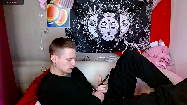 Snapshot of Xavier_Night81 chatting on October 21, 2025, 8:14 am Xavier Night81 online show from October 21, 2025, 8:14 am