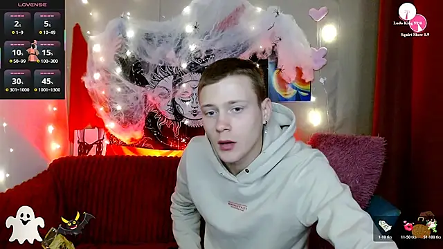 Snapshot of Xavier_Night81 chatting on November 4, 2025, 8:51 am Xavier Night81 online show from November 4, 2025, 8:51 am