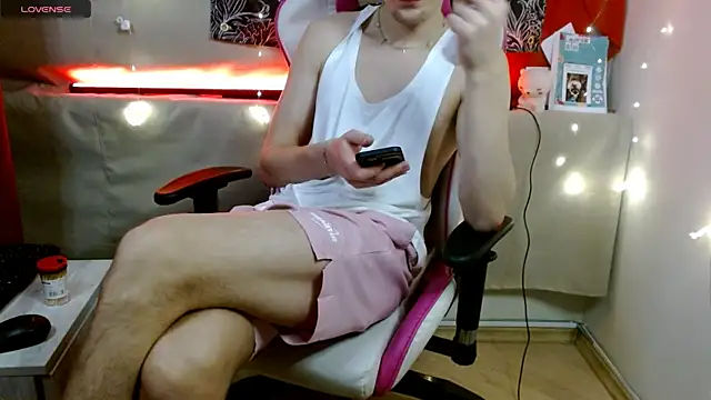 Snapshot of Xavier_Night81 chatting on November 13, 2025, 9:35 am Xavier Night81 online show from November 13, 2025, 9:35 am