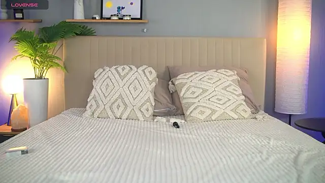 Snapshot of LollaStich chatting on March 27, 2026, 8:26 am LollaStich online show from March 27, 2026, 8:26 am