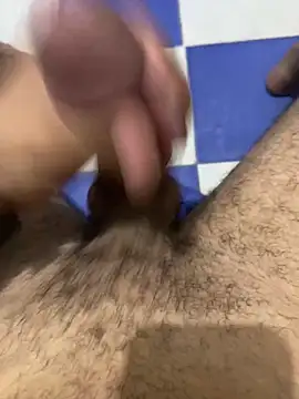 Aymenww online show from November 1, 2025, 4:34 pm