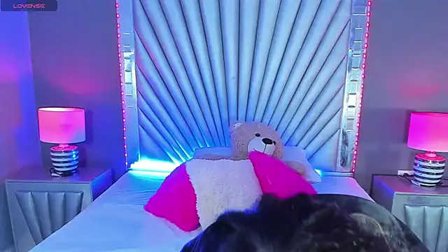 Gabby Bale online show from October 31, 2025, 12:13 pm