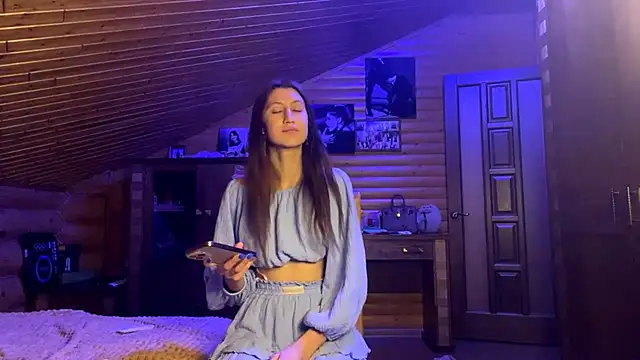 Shyselly online show from September 11, 2025, 4:29 pm