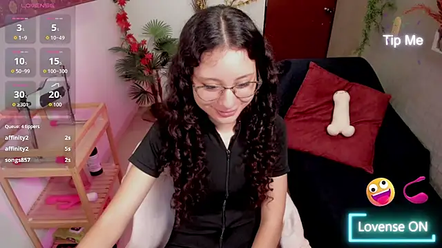 Snapshot of Krysten_Riter chatting on June 2, 2026, 2:50 pm Krysten Riter online show from June 2, 2026, 2:50 pm