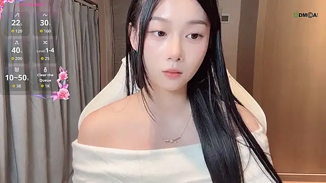 Snapshot of Makinghappymyself_ chatting on November 20, 2025, 1:12 pm Makinghappymyself online show from November 20, 2025, 1:12 pm