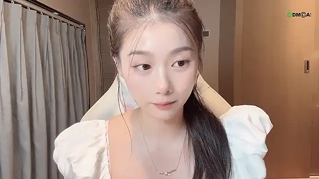 Snapshot of Makinghappymyself_ chatting on November 16, 2025, 7:29 pm Makinghappymyself online show from November 16, 2025, 7:29 pm