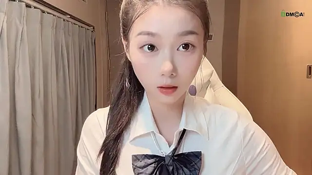 Snapshot of Makinghappymyself_ chatting on November 2, 2025, 7:02 am Makinghappymyself online show from November 2, 2025, 7:02 am