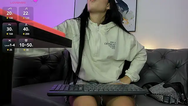 Snapshot of Zahra_milks chatting on December 2, 2025, 2:08 pm Zahra milks online show from December 2, 2025, 2:08 pm