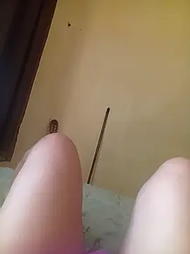 Snapshot of Ravena2290 chatting on December 4, 2025, 11:31 am Ravena2290 online show from December 4, 2025, 11:31 am